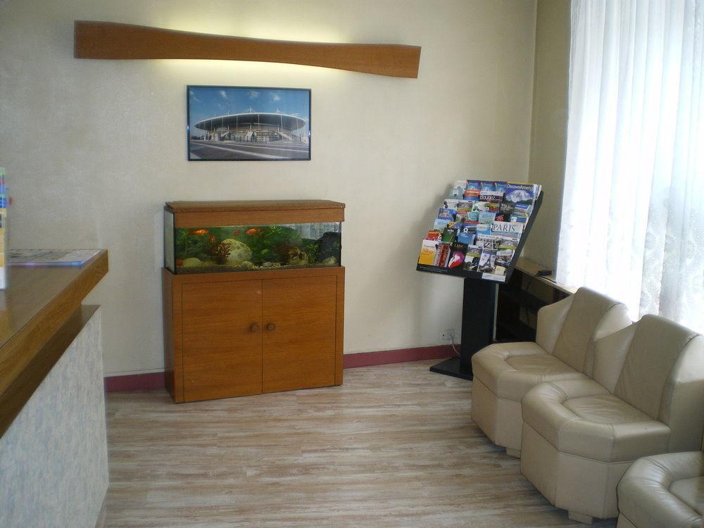 Hotel Moderne Saint-Denis  Bagian luar foto